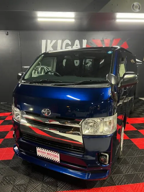 Toyota Hiace - 1