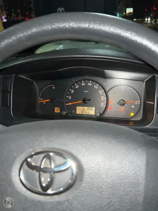 Toyota Hiace thumbnail 3