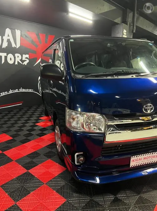 Toyota Hiace thumbnail 5