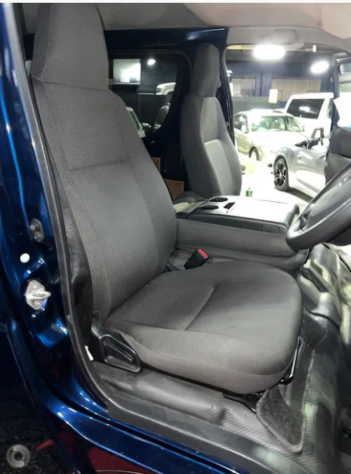 Toyota Hiace thumbnail 6