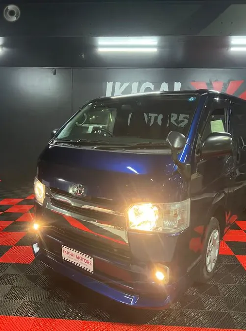 Toyota Hiace thumbnail 10
