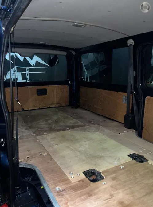 Toyota Hiace thumbnail 11