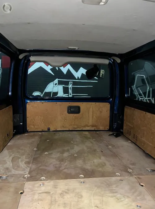 Toyota Hiace thumbnail 12