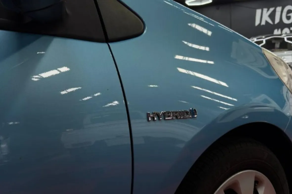2012 Toyota Aqua Hybrid - Image 8