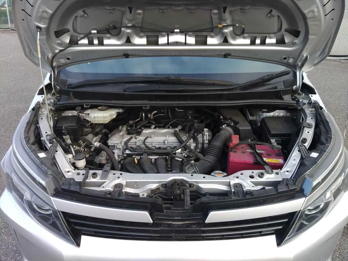2015 Toyota Voxy Welcab - Image 2