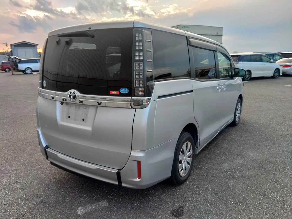 2015 Toyota Voxy Welcab - Image 5