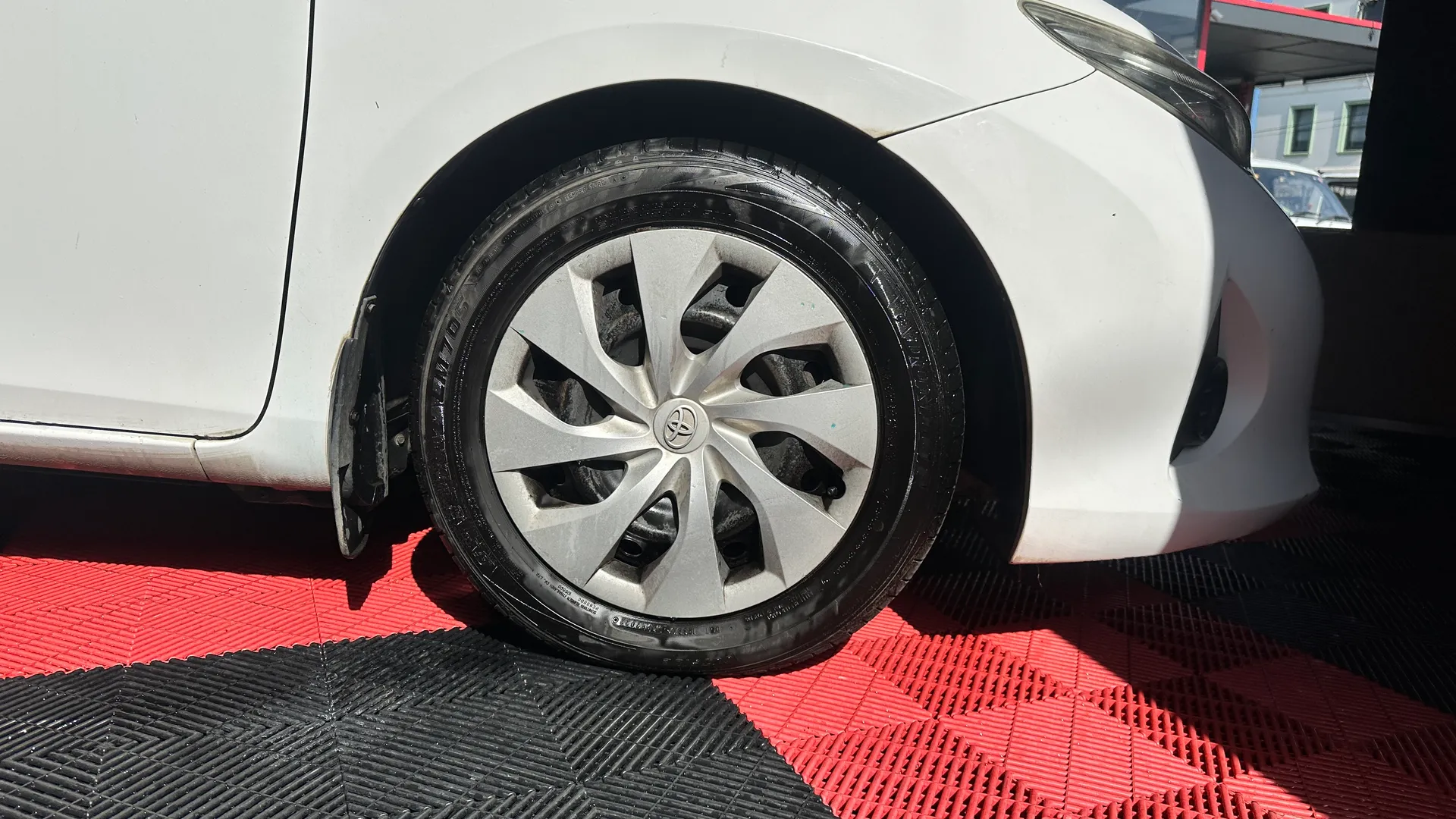 2013 Toyota Corolla - Image 4