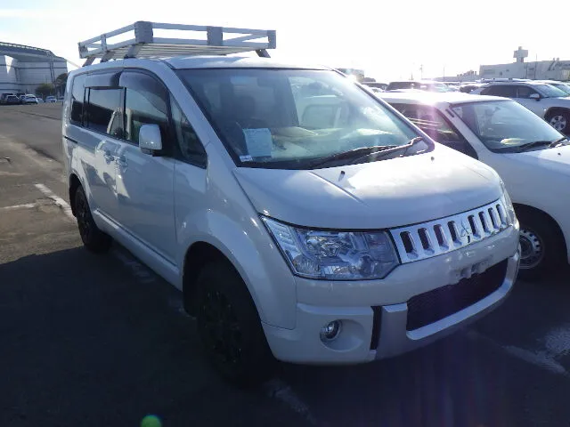 2016 Mitsubishi Delica - Image 1