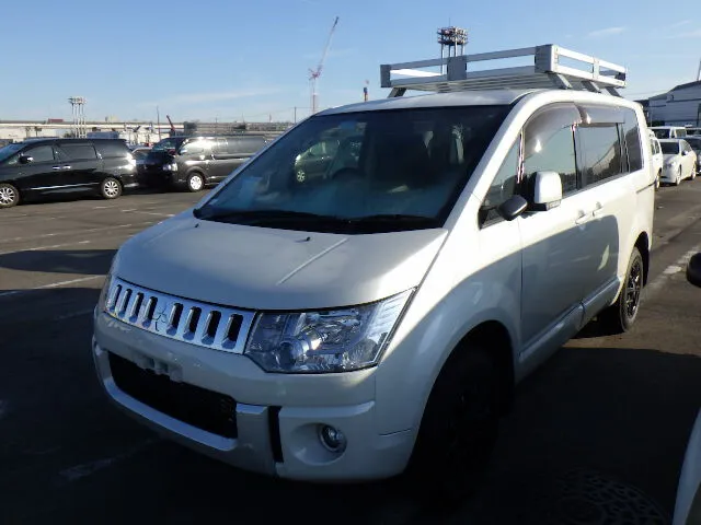 2016 Mitsubishi Delica - Image 3