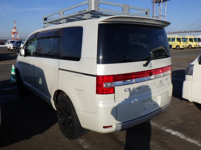 2016 Mitsubishi Delica - Image 4