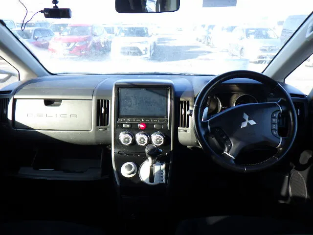 2016 Mitsubishi Delica - Image 9