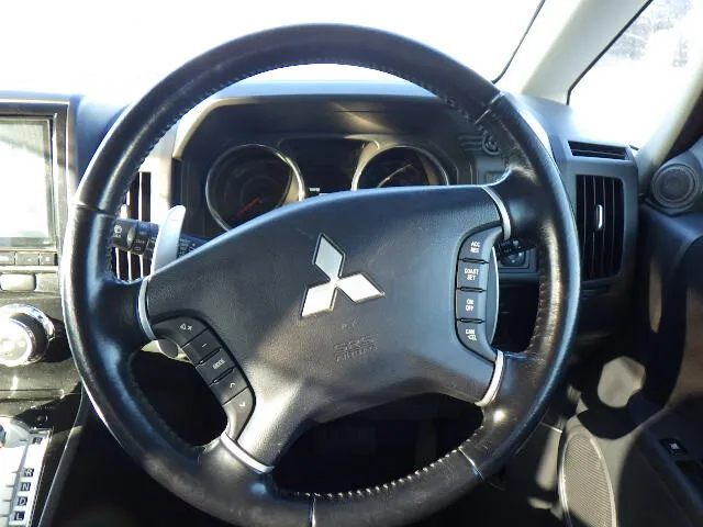 2016 Mitsubishi Delica - Image 10