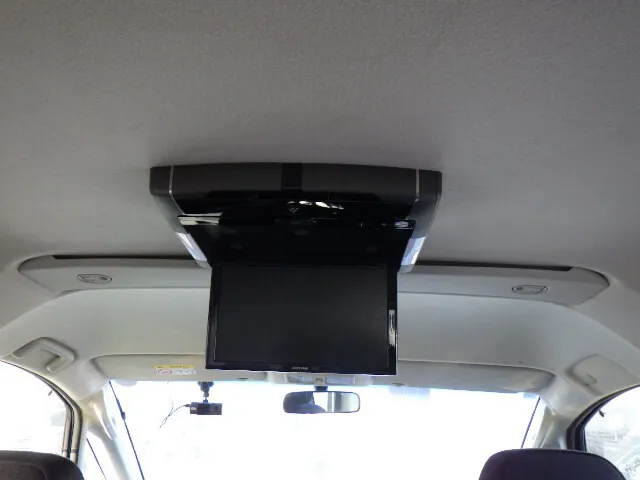 2016 Mitsubishi Delica - Image 14