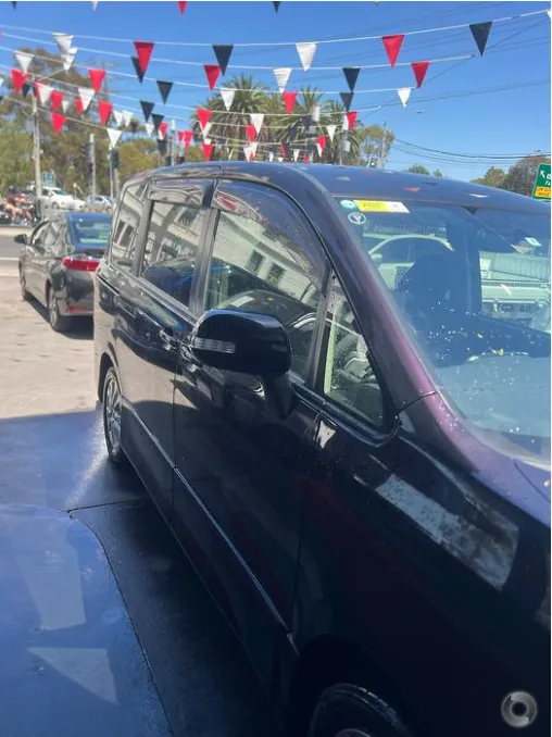 2013 Toyota Voxy - Image 3