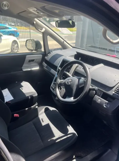 2013 Toyota Voxy - Image 6