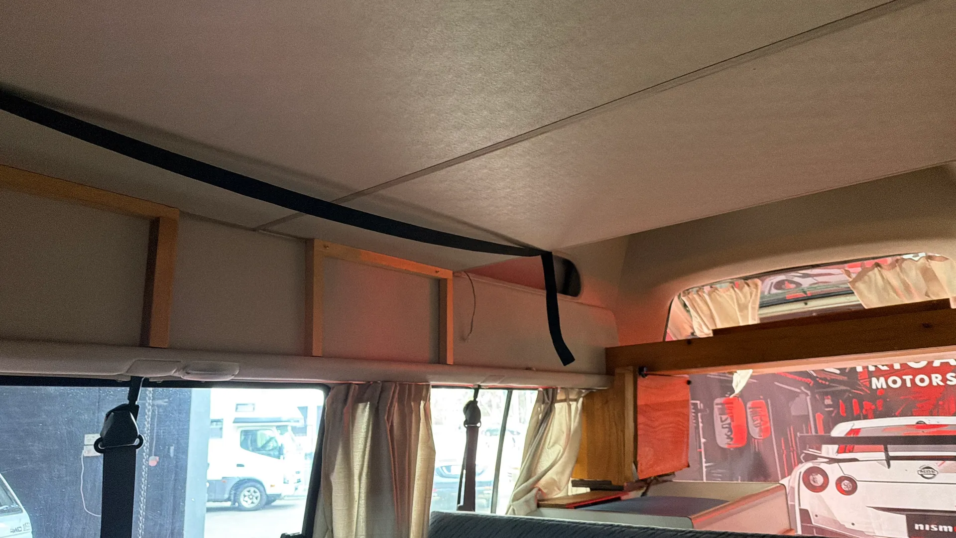 1995 Toyota Hiace Super Custom - Image 21