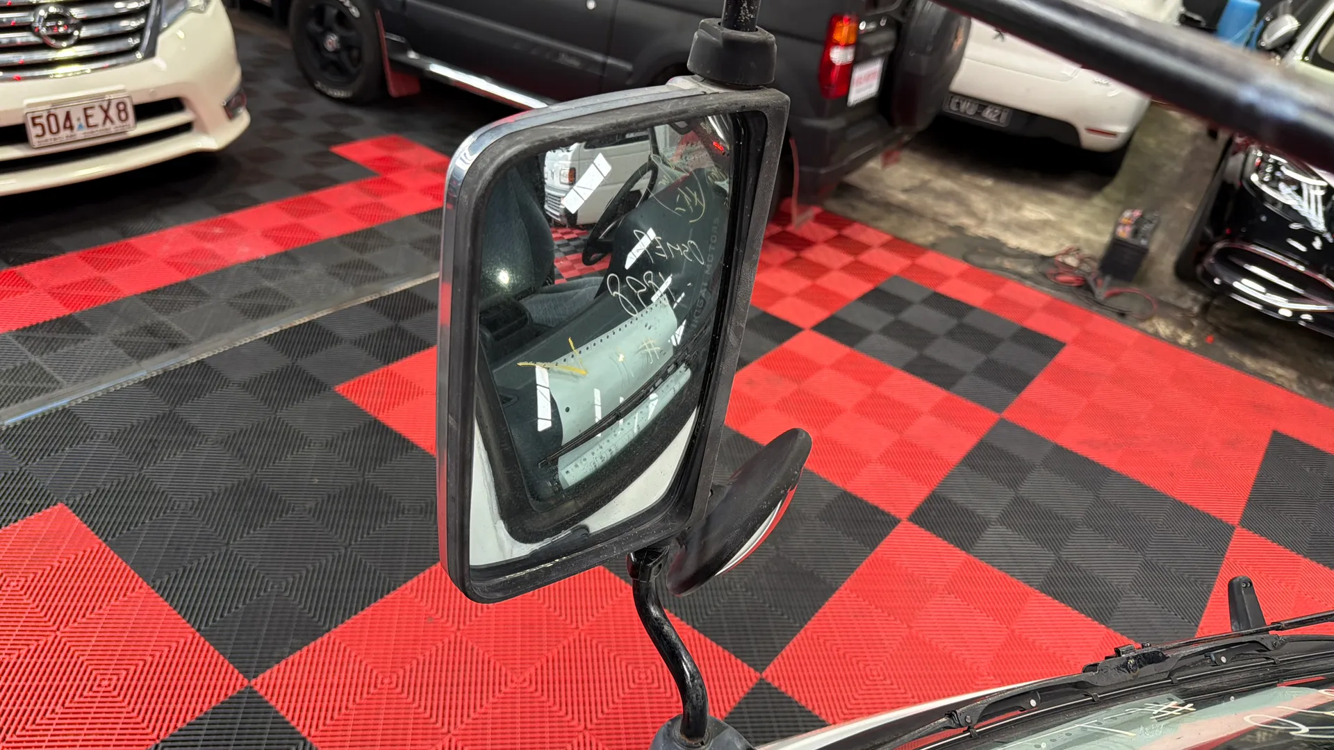 1995 Toyota Hiace Super Custom - Image 23