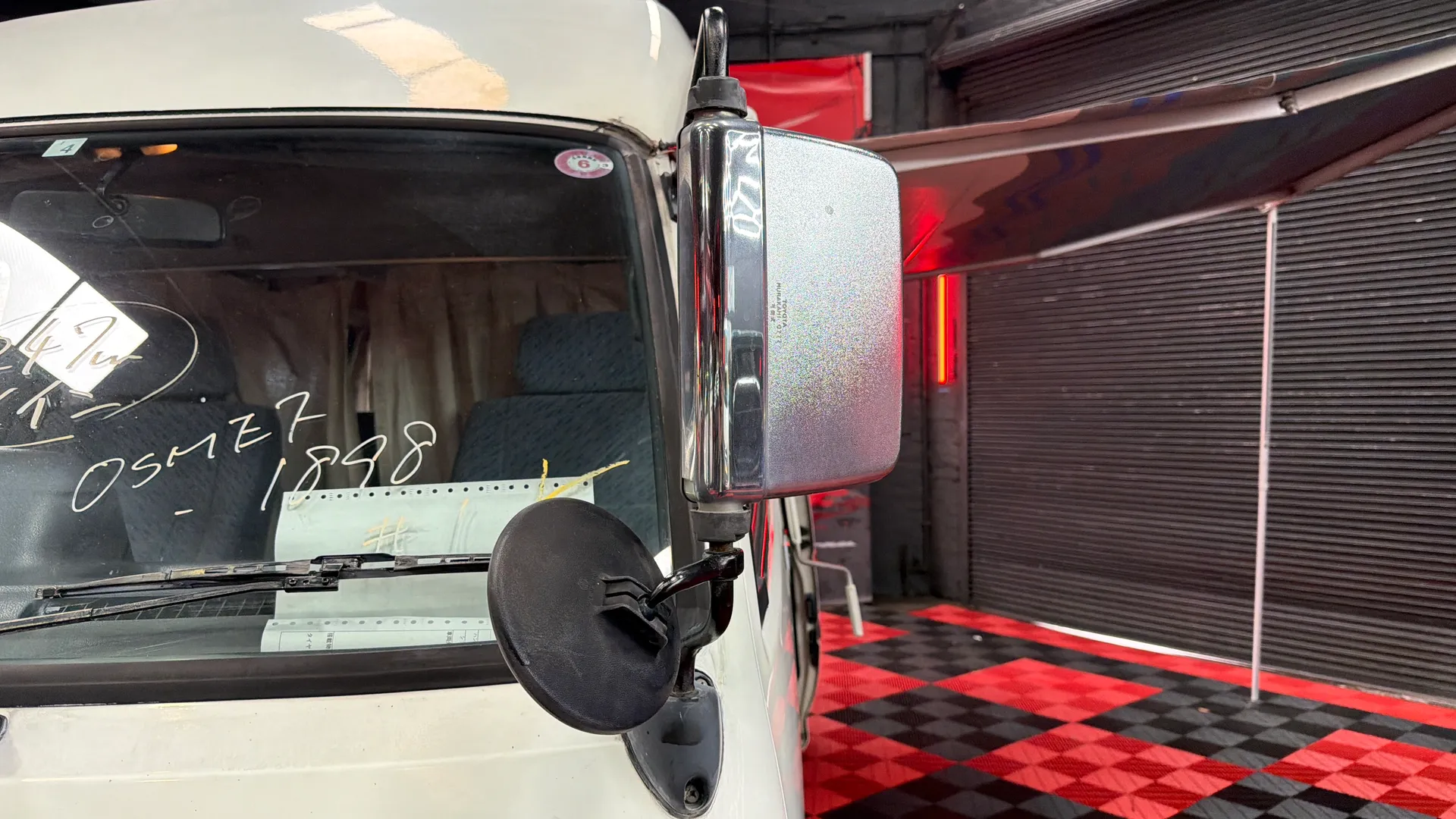 1995 Toyota Hiace Super Custom - Image 24