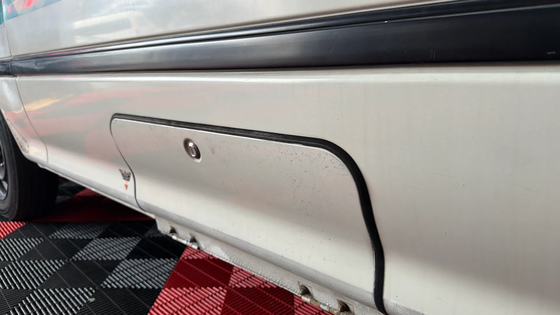 1995 Toyota Hiace Super Custom - Image 26