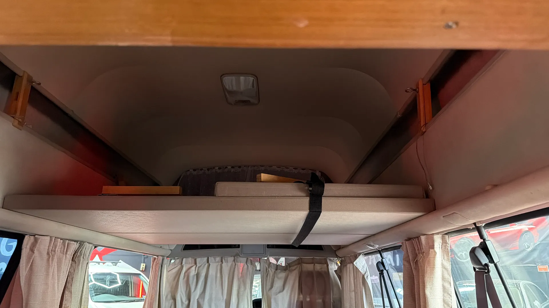 1995 Toyota Hiace Super Custom - Image 35