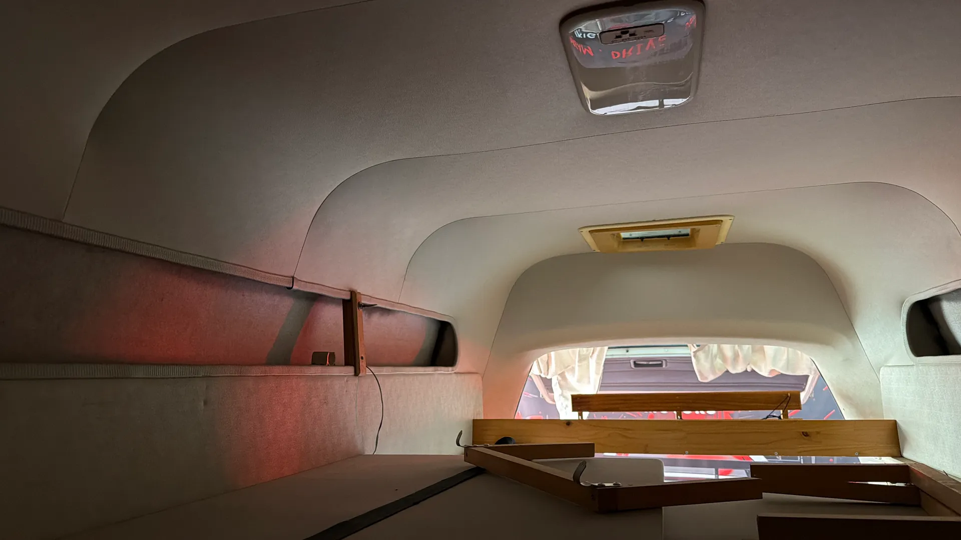 1995 Toyota Hiace Super Custom - Image 41
