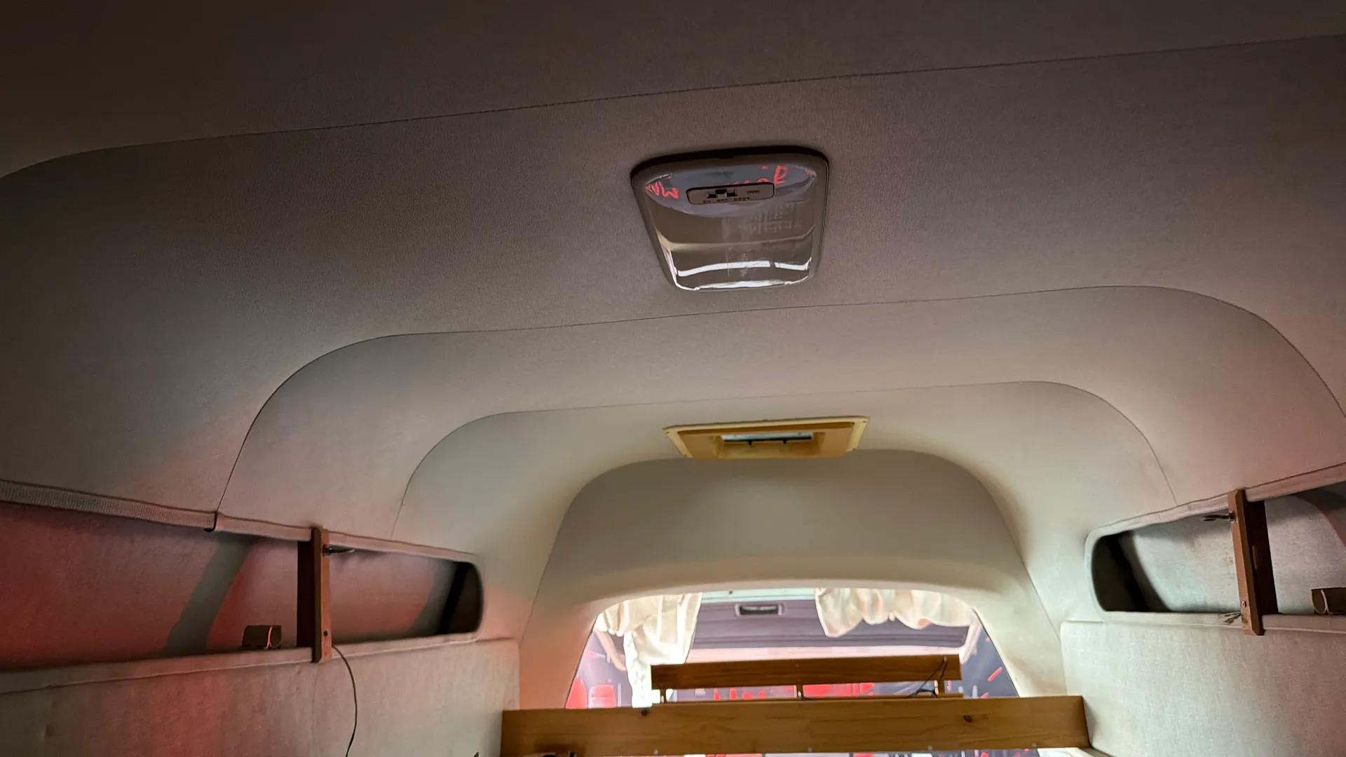 1995 Toyota Hiace Super Custom - Image 43
