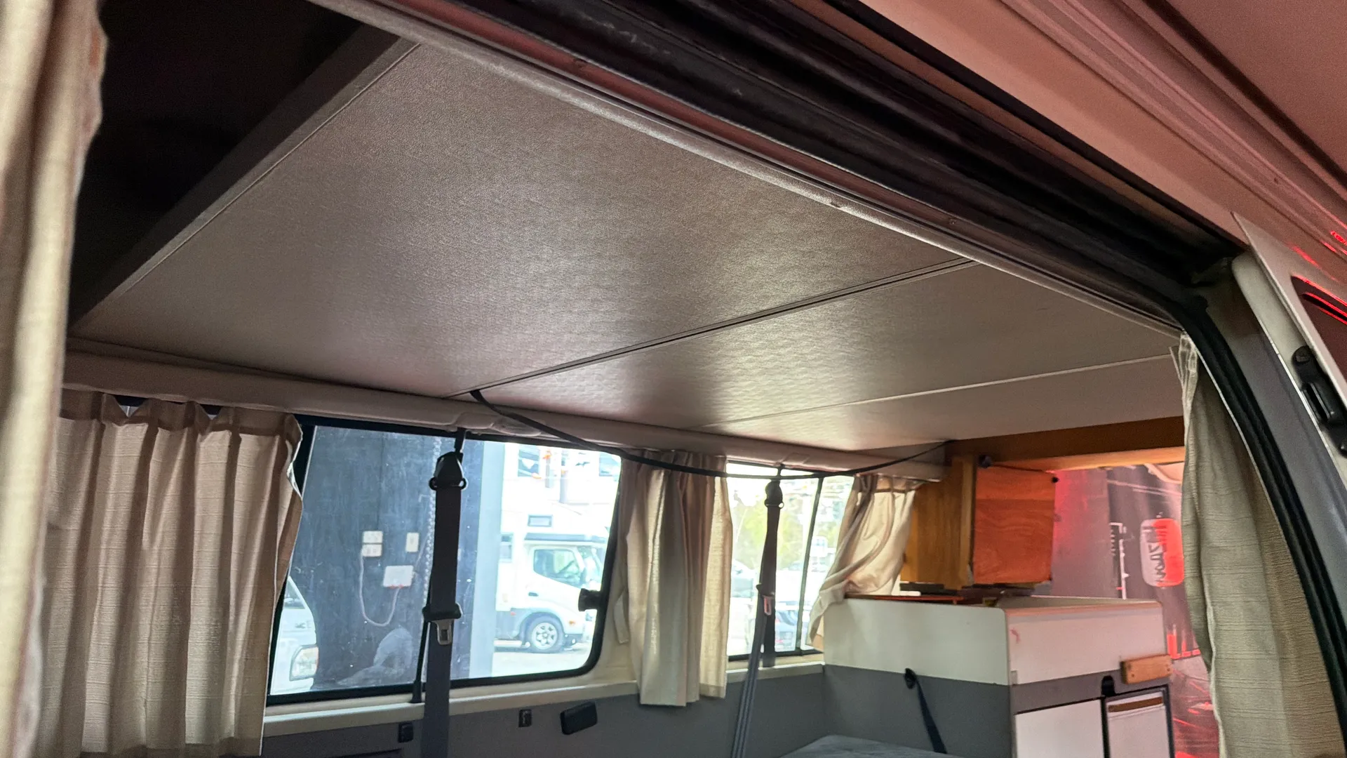 1995 Toyota Hiace Super Custom - Image 47