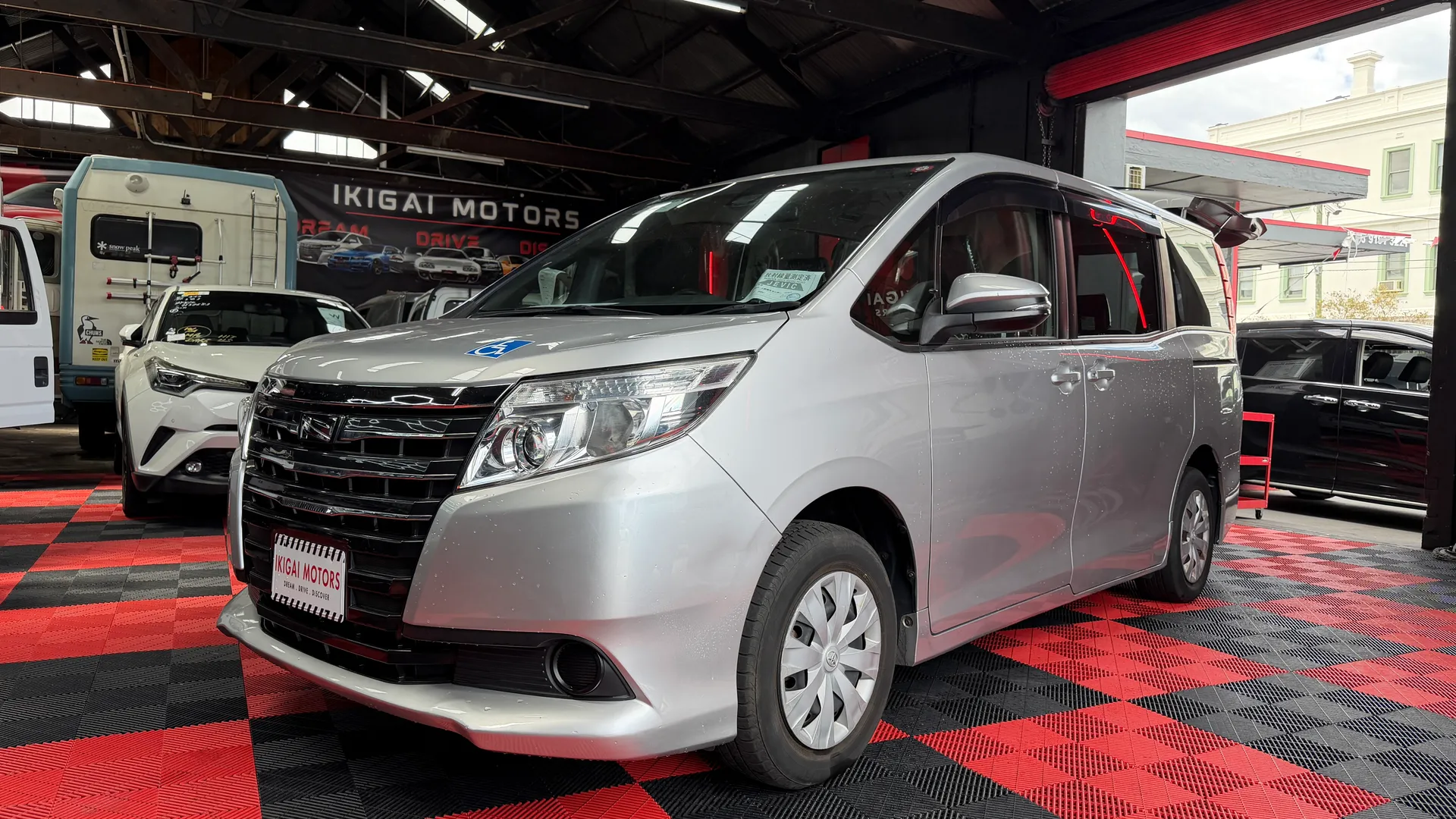 Toyota Noah Welcab