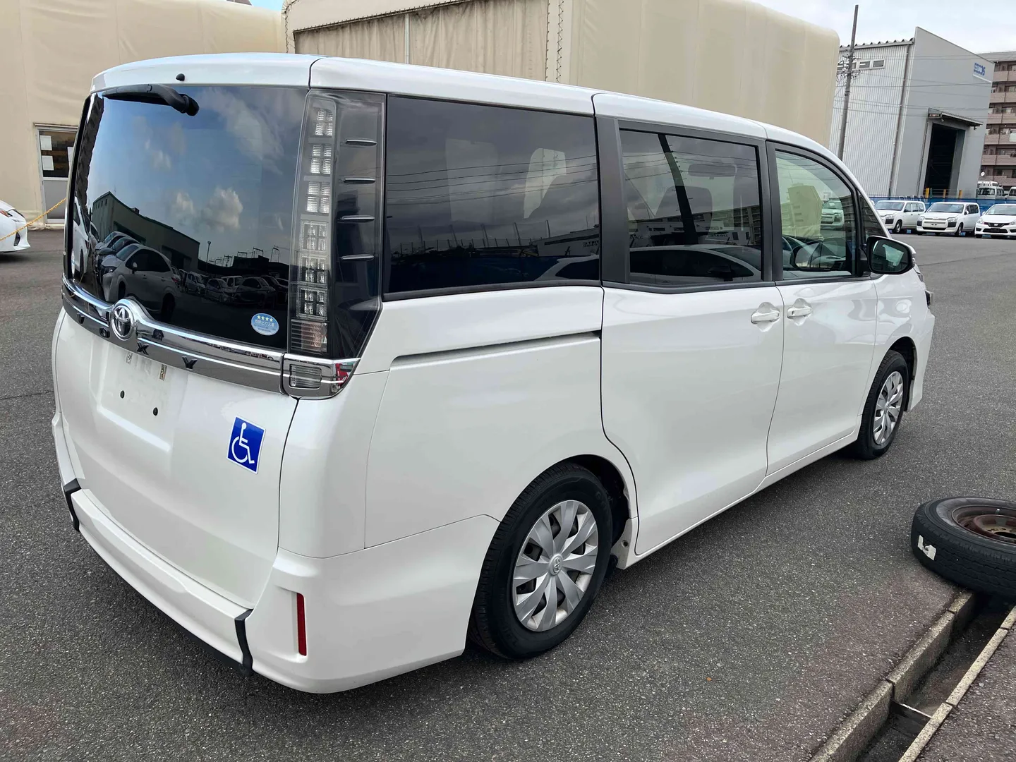 2014 Toyota Voxy Welcab - Image 3