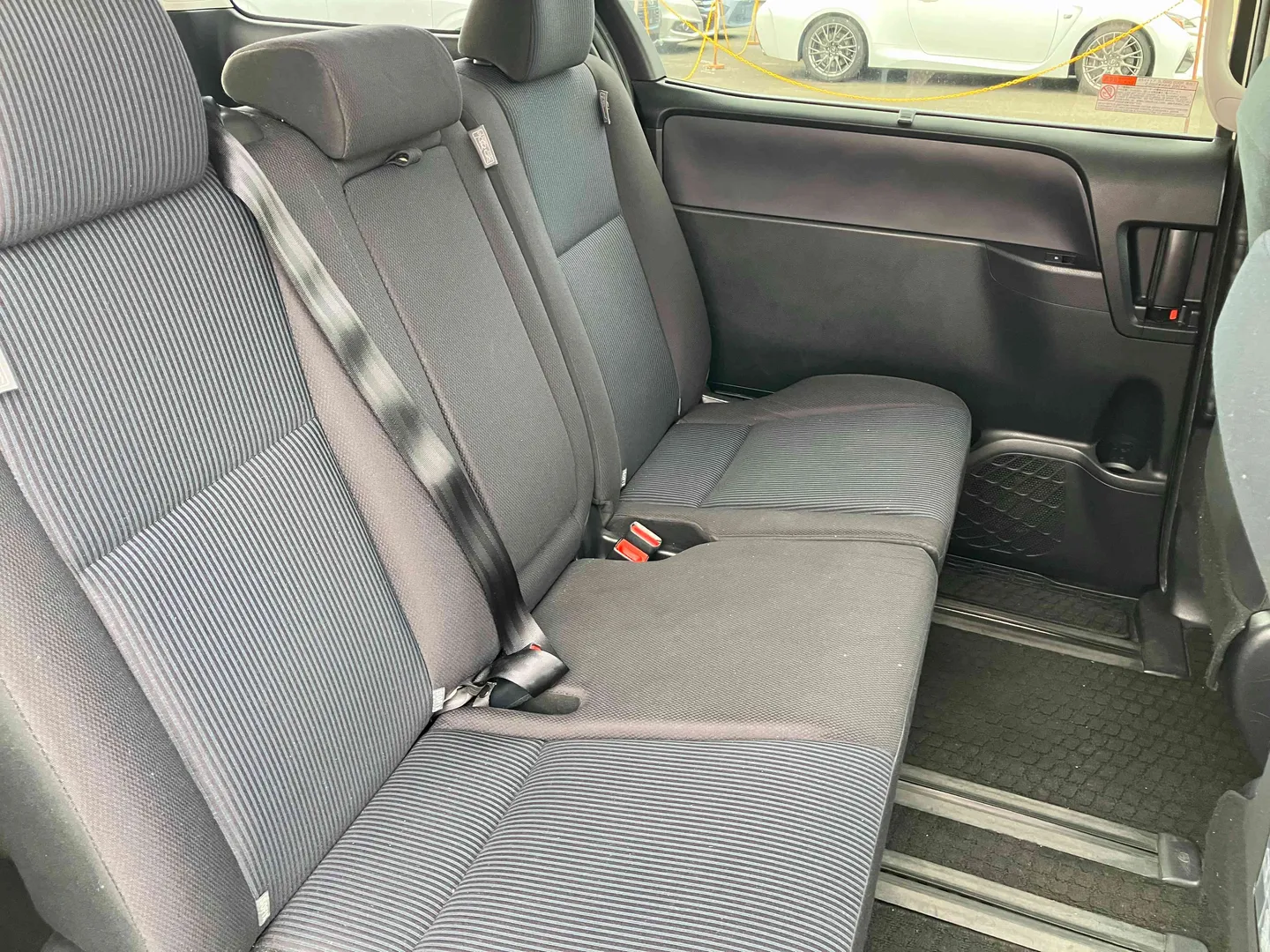 2014 Toyota Voxy Welcab - Image 10