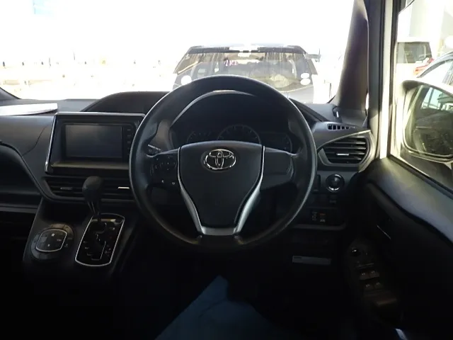 2014 Toyota Voxy Welcab - Image 7
