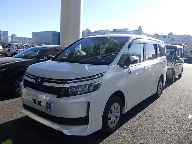 Toyota Voxy Welcab