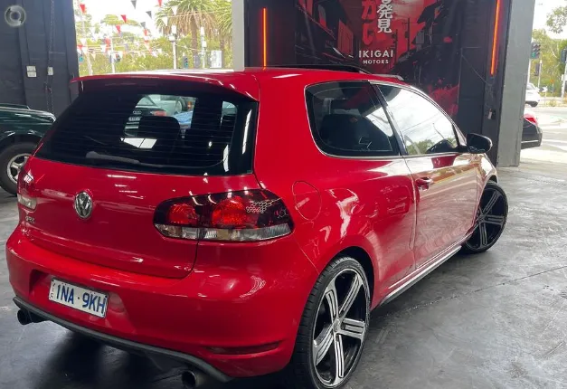 2010 Volkswagen Golf Gti - Image 2